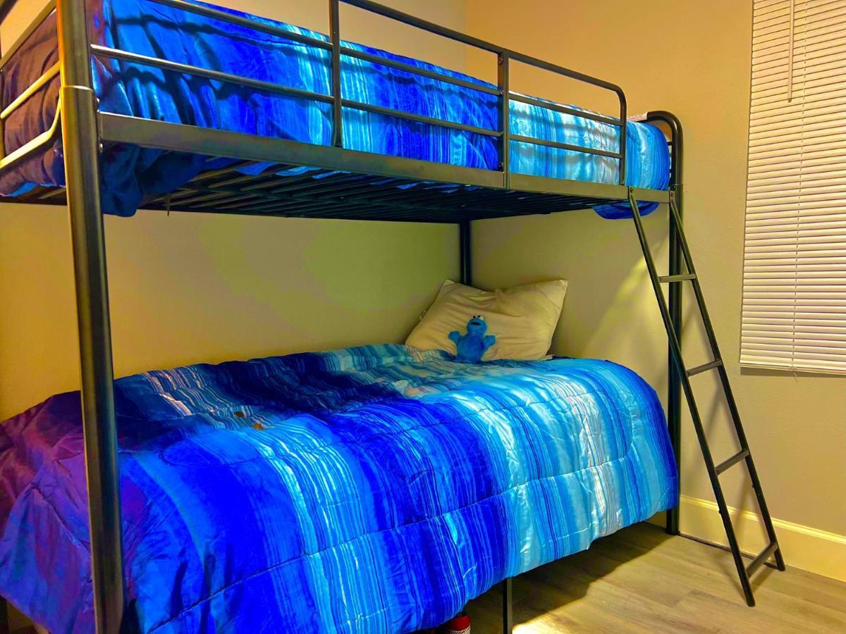 Stop Inn Stay Hostel Хьюстон Экстерьер фото