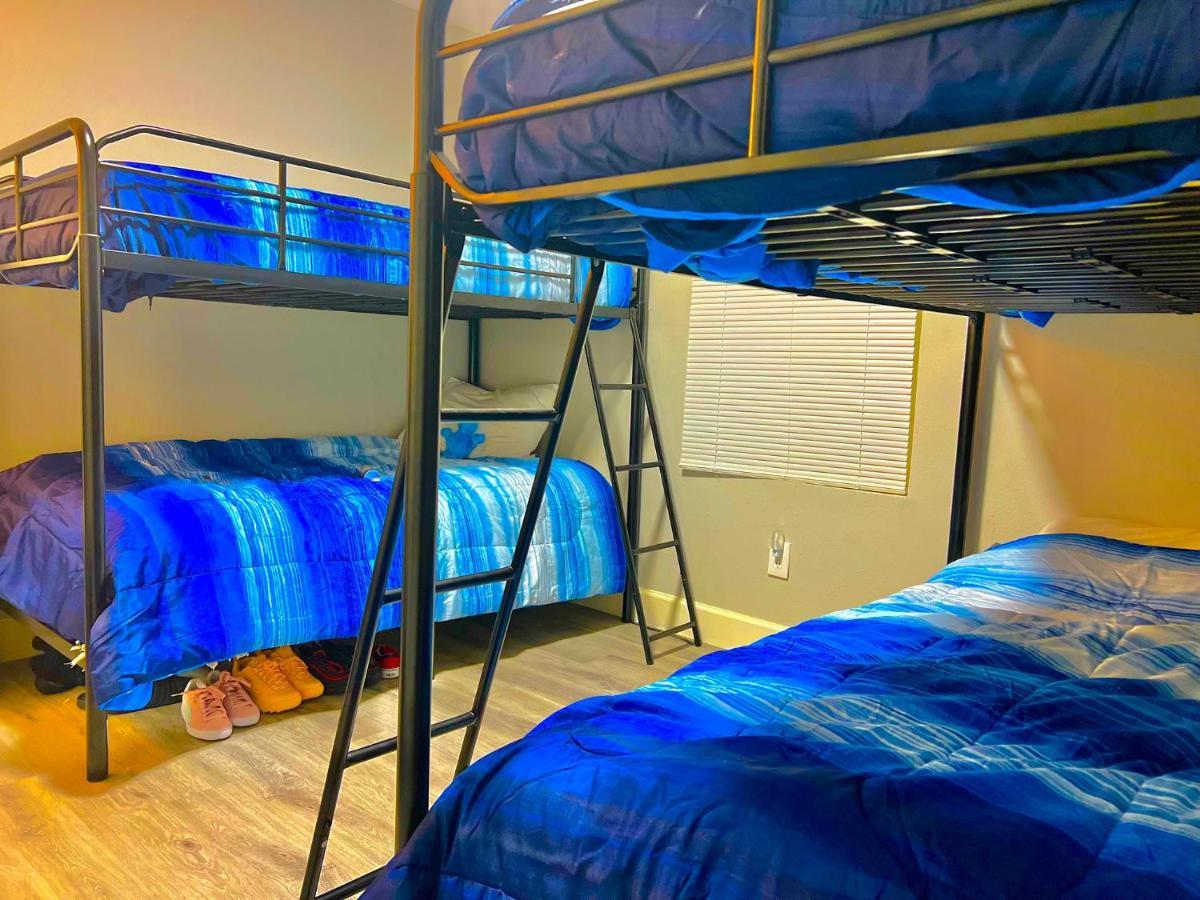 Stop Inn Stay Hostel Хьюстон Экстерьер фото